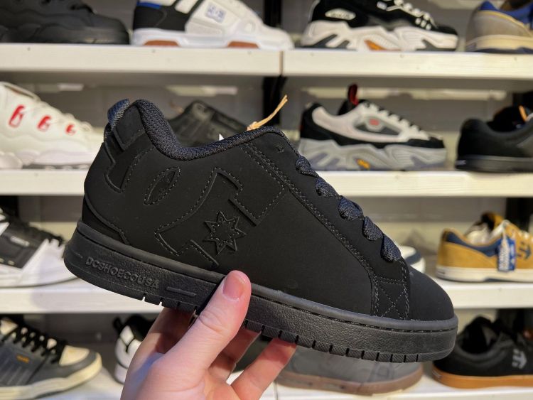 DC SHOES Skate Zwart jeugd (COURT GRAFFIK - 300529 Black/Black/Black 3BK) - Mayday (Aalst)