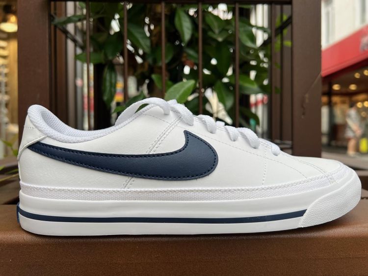 Nike Veter Wit dames (COURT LEGACY  - DA5380 125 White/Midnight Navy) - Mayday (Aalst)