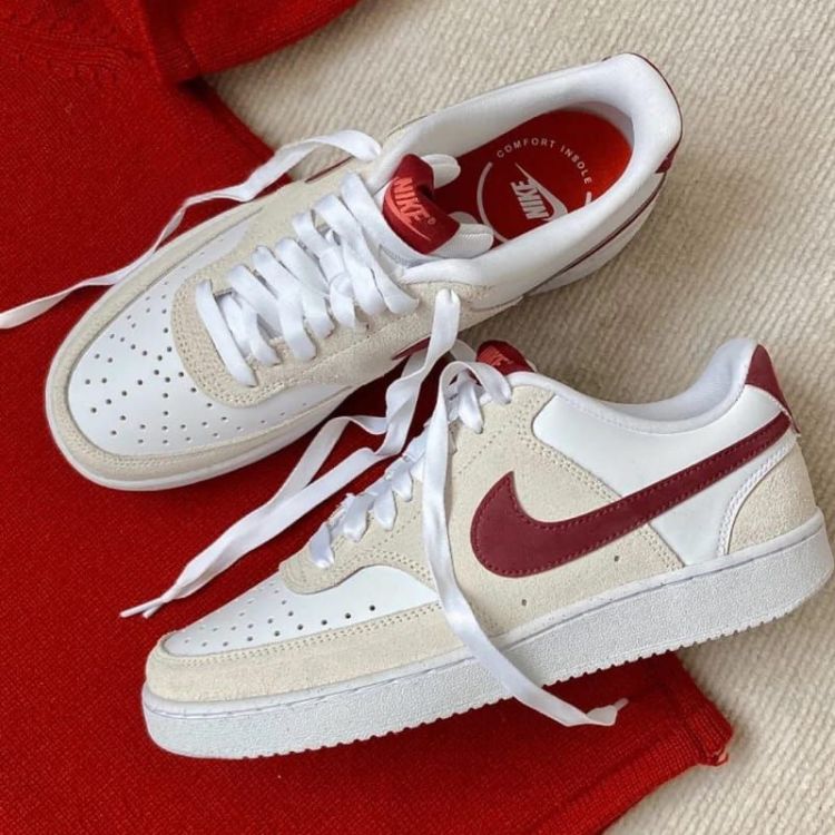Nike Veter Beige dames (COURT VISION LO  - FQ7628 100 White/Team Red-Adob) - Mayday (Aalst)