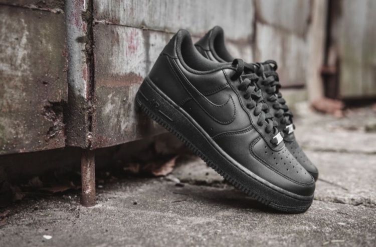 Nike exclu OFFLINE ONLY Veter Zwart heren (AIR FORCE 1 '07 - CW2288 001 Black/Black) - Mayday (Aalst)