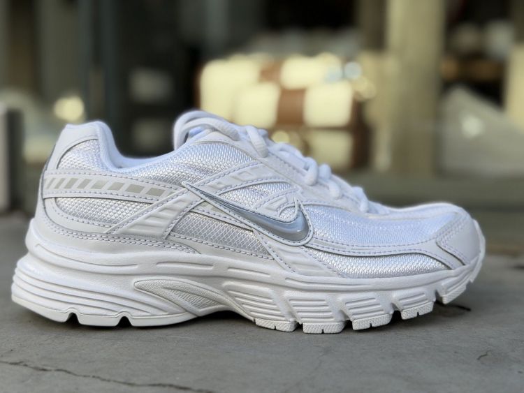 Nike Veter Wit dames (NIKE INITIATOR - 394053 100 White/Metallic Silv) - Mayday (Aalst)