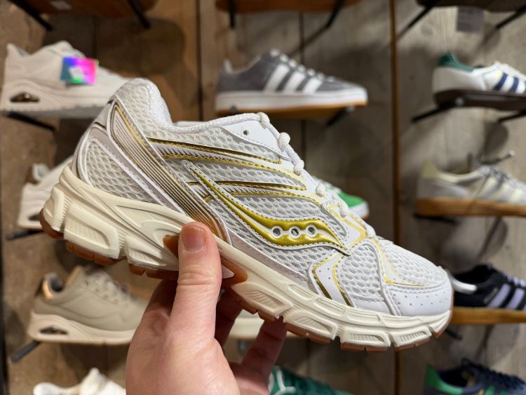 Saucony Veter Wit dames (SAUCONY RIDE MILLENNIUM - S70812-43 White/Bronze) - Mayday (Aalst)