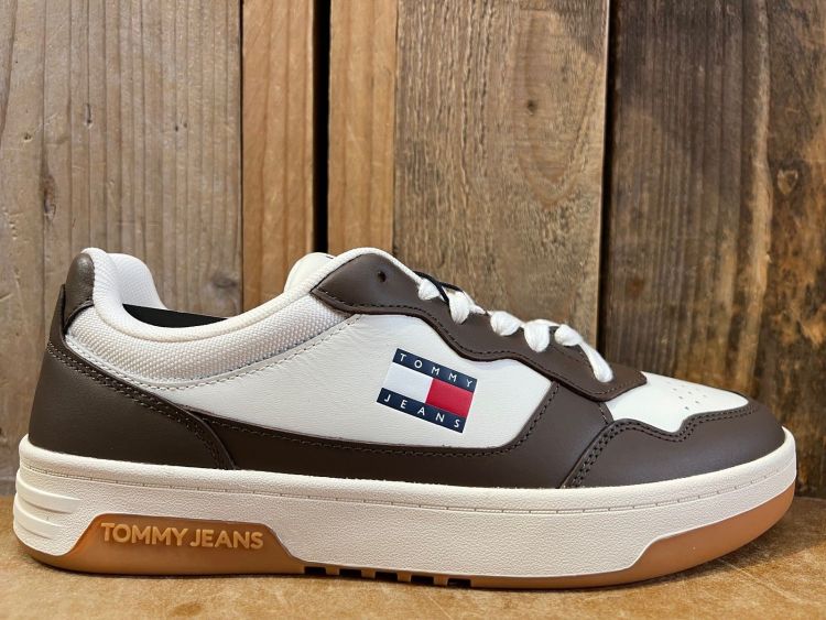 Tommy Hilfiger Veter Bruin heren (TJM CUPSOLE LEATHER ESS - EM0EM01443 OLI Ivory/Velvet Br) - Mayday (Aalst)